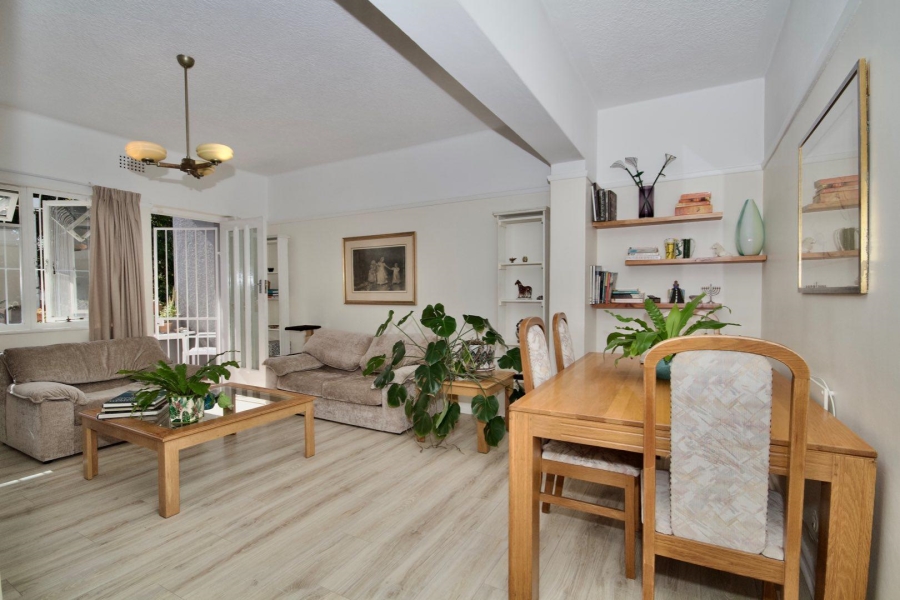 2 Bedroom Property for Sale in Vredehoek Western Cape